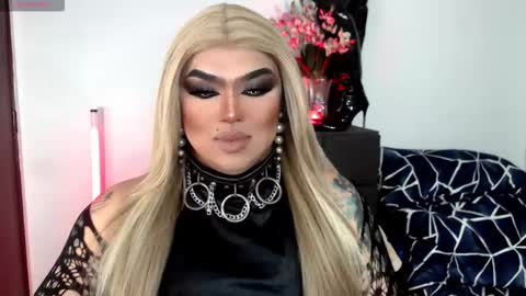 Snapshot of michellevixen921 chatting on 16, 11, 2025 Michelle online show from 16, 11, 2025