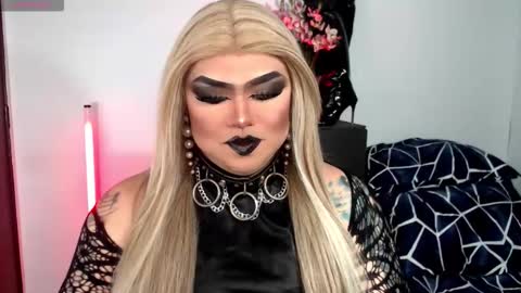 Snapshot of michellevixen921 chatting on 16, 11, 2025 Michelle online show from 16, 11, 2025