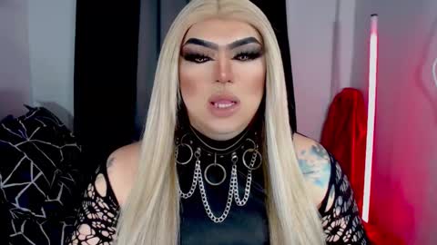 Snapshot of michellevixen921 chatting on 28, 11, 2025 Michelle online show from 28, 11, 2025