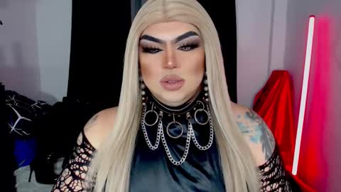 Snapshot of michellevixen921 chatting on 5, 12, 2025 Michelle online show from 5, 12, 2025