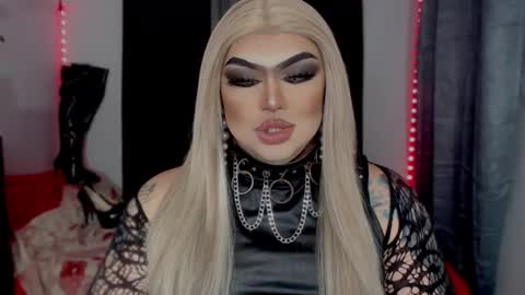 Snapshot of michellevixen921 chatting on 19, 12, 2025 Michelle online show from 19, 12, 2025