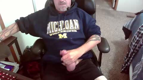 Snapshot of michigan_daddy chatting on 17, 10, 2025 TattedInDetroit online show from 17, 10, 2025
