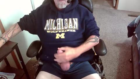 Snapshot of michigan_daddy chatting on 19, 11, 2025 TattedInDetroit online show from 19, 11, 2025