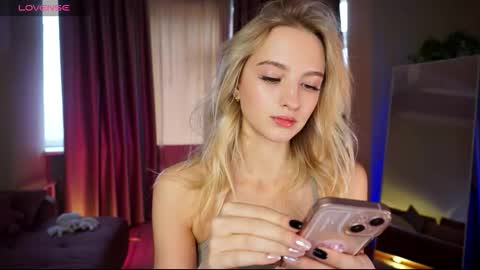 Snapshot of mickeydior chatting on 3, 10, 2025 mickeydior online show from 3, 10, 2025