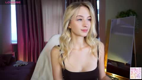 Snapshot of mickeydior chatting on 4, 10, 2025 mickeydior online show from 4, 10, 2025