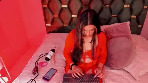 Snapshot of micki__ chatting on 10, 9, 2025 Micki online show from 10, 9, 2025