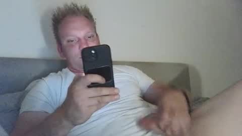 Snapshot of mickkxl chatting on 11, 9, 2025 mickkxl online show from 11, 9, 2025