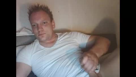 Snapshot of mickkxl chatting on 24, 11, 2025 mickkxl online show from 24, 11, 2025