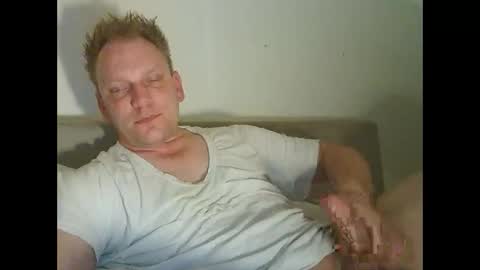 Snapshot of mickkxl chatting on 16, 2, 2026 mickkxl online show from 16, 2, 2026