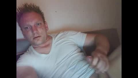 Snapshot of mickkxl chatting on 13, 4, 2026 mickkxl online show from 13, 4, 2026