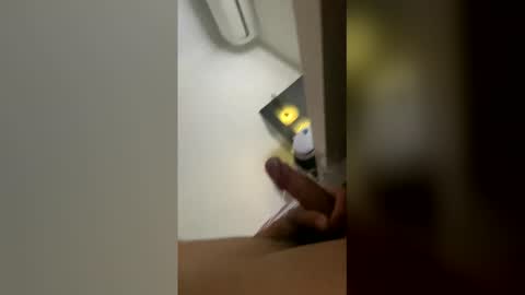 Snapshot of micro_d10 chatting on 18, 12, 2025 micro_d10 online show from 18, 12, 2025