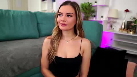 Snapshot of midnight_seduction chatting on 15, 10, 2025 Alice online show from 15, 10, 2025