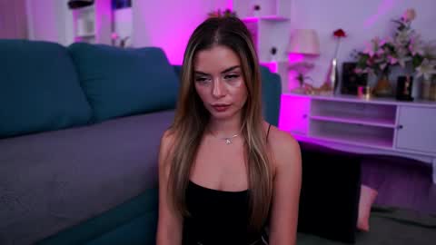 Snapshot of midnight_seduction chatting on 5, 11, 2025 Alice online show from 5, 11, 2025