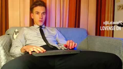 Snapshot of midnighter__ chatting on 28, 11, 2025 Alexey or just Alex online show from 28, 11, 2025