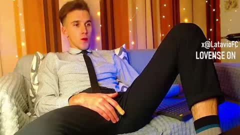 Snapshot of midnighter__ chatting on 13, 12, 2025 Alexey or just Alex online show from 13, 12, 2025