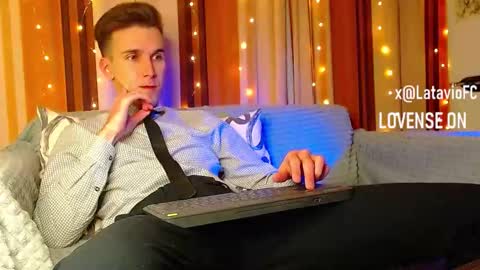 Snapshot of midnighter__ chatting on 23, 12, 2025 Alexey or just Alex online show from 23, 12, 2025