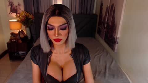 Snapshot of midnightscentxx chatting on 12, 1, 2025 KATE online show from 12, 1, 2025