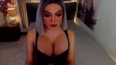 Snapshot of midnightscentxx chatting on 5, 10, 2025 KATE online show from 5, 10, 2025