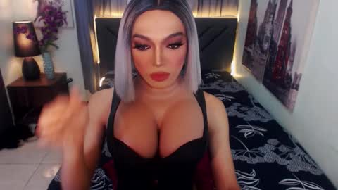 Snapshot of midnightscentxx chatting on 1, 12, 2025 KATE online show from 1, 12, 2025