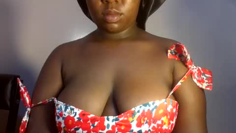 Snapshot of midnightt_curves chatting on 23, 6, 2026 midnightt_curves online show from 23, 6, 2026