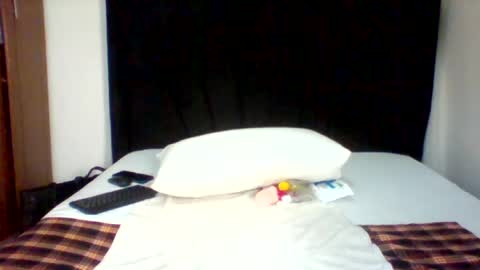 Snapshot of midnighttease_25 chatting on 8, 7, 2026 midnight online show from 8, 7, 2026