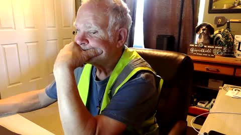 Snapshot of midwestdad09 chatting on 8, 10, 2025 midwestdad09 online show from 8, 10, 2025