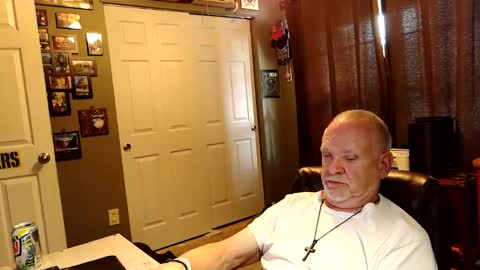 Snapshot of midwestdad09 chatting on 25, 10, 2025 midwestdad09 online show from 25, 10, 2025