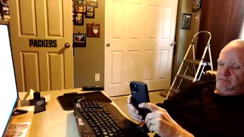 Snapshot of midwestdad09 chatting on 30, 10, 2025 midwestdad09 online show from 30, 10, 2025