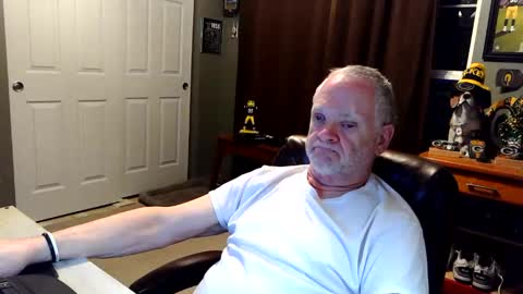 Snapshot of midwestdad09 chatting on 14, 12, 2025 midwestdad09 online show from 14, 12, 2025