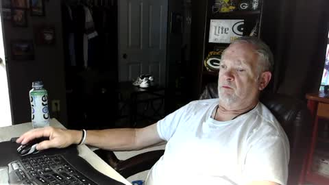 Snapshot of midwestdad09 chatting on 19, 7, 2026 midwestdad09 online show from 19, 7, 2026
