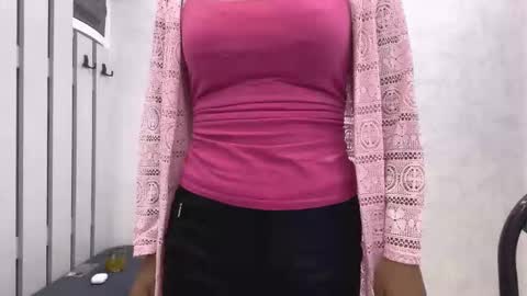 Mia online show from 11, 11, 2025