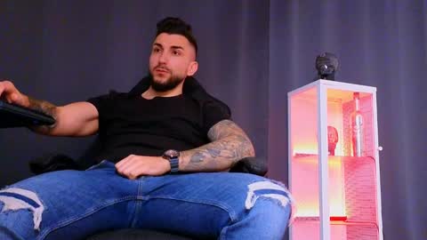 MightyAaron online show from 10, 2, 2025