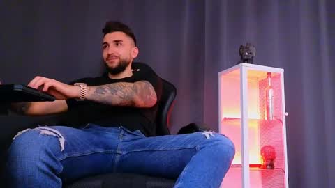 MightyAaron online show from 12, 2, 2025