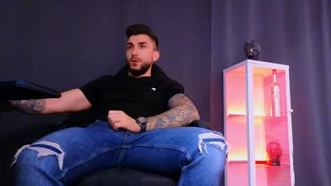 MightyAaron online show from 2, 3, 2025