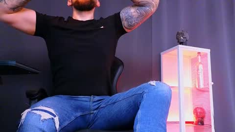 MightyAaron online show from 4, 3, 2025