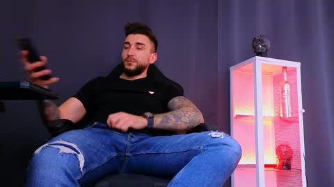 MightyAaron online show from 4, 3, 2025