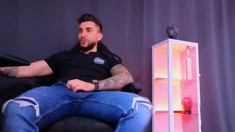 MightyAaron online show from 5, 3, 2025