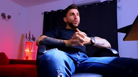 MightyAaron online show from 10, 9, 2025