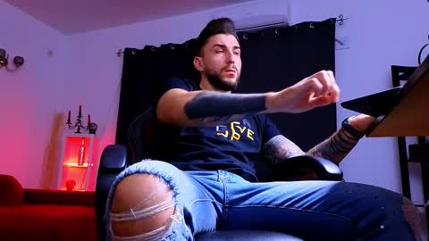 MightyAaron online show from 6, 10, 2025