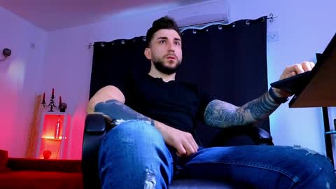 MightyAaron online show from 6, 4, 2026