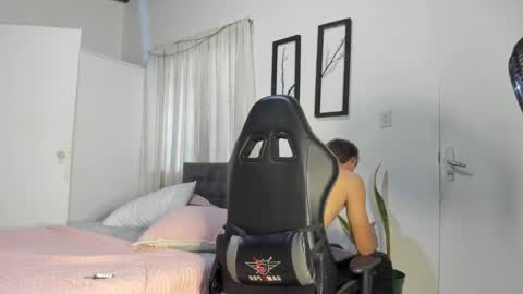 Miguel Hernandez online show from 22, 1, 2025