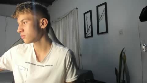 Miguel Hernandez online show from 3, 2, 2025