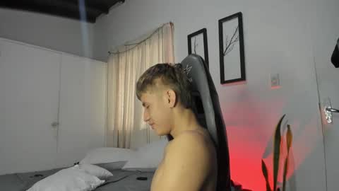 Miguel Hernandez online show from 5, 2, 2025