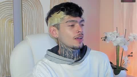 Snapshot of mihailleroy chatting on 6, 12, 2024 MIHAIL LEROY finally independent model online show from 6, 12, 2024