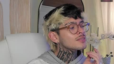 Snapshot of mihailleroy chatting on 12, 12, 2024 MIHAIL LEROY finally independent model online show from 12, 12, 2024