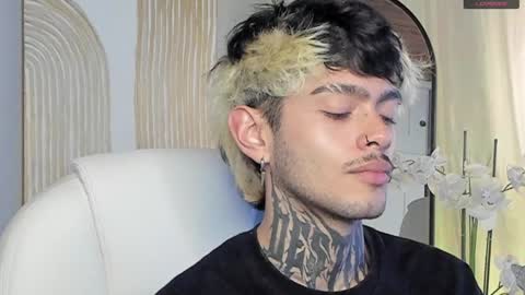 Snapshot of mihailleroy chatting on 13, 12, 2024 MIHAIL LEROY finally independent model online show from 13, 12, 2024