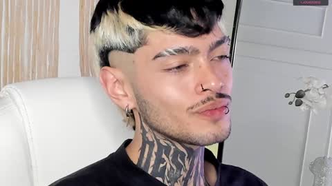 Snapshot of mihailleroy chatting on 20, 12, 2024 MIHAIL LEROY finally independent model online show from 20, 12, 2024