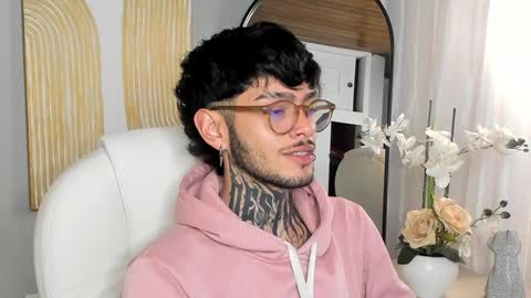 Snapshot of mihailleroy chatting on 27, 1, 2025 MIHAIL LEROY finally independent model online show from 27, 1, 2025