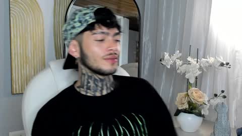 Snapshot of mihailleroy chatting on 29, 1, 2025 MIHAIL LEROY finally independent model online show from 29, 1, 2025