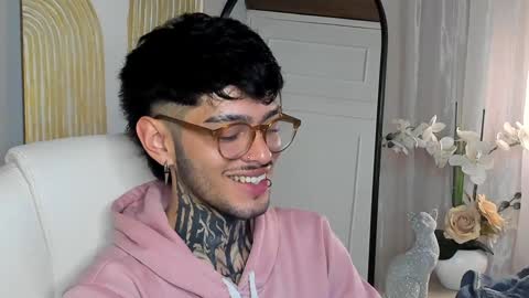 Snapshot of mihailleroy chatting on 7, 2, 2025 MIHAIL LEROY finally independent model online show from 7, 2, 2025